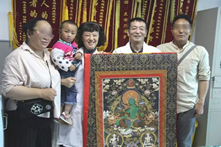 西藏37岁高龄不孕症宝妈 为感谢冯医生送来唐卡